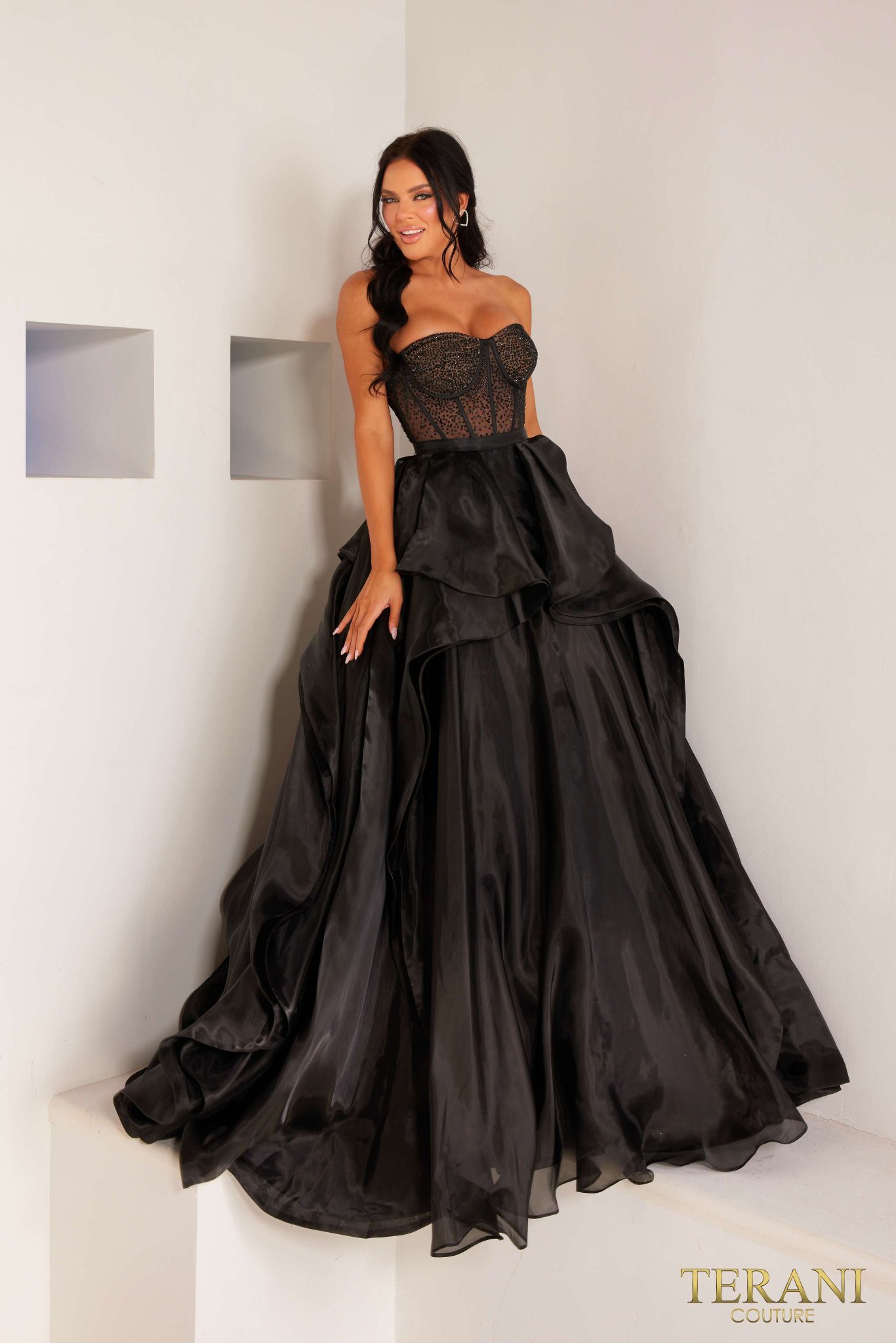 241P2209 Sweetheart Neckline Sleeveless Ballgown Prom Dress
