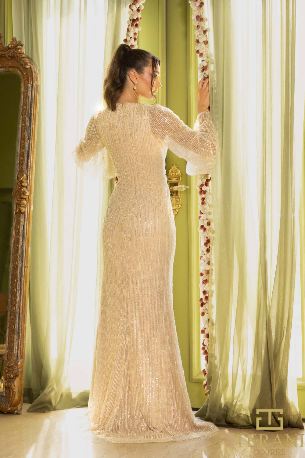 242m3360 V-Neck Bell Sleeves Long Sequin Dress