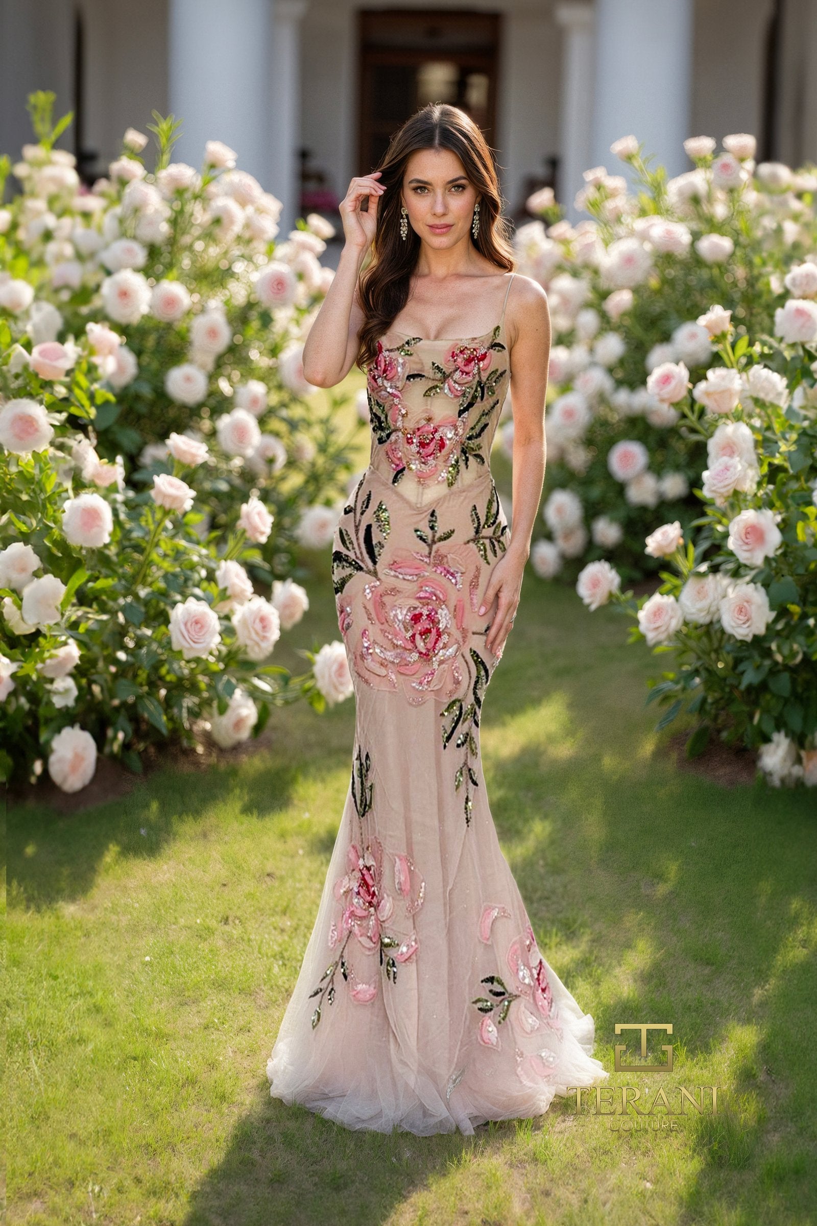 Scoop Neck Tulle & Embroidered Mermaid Gown - 261P6677