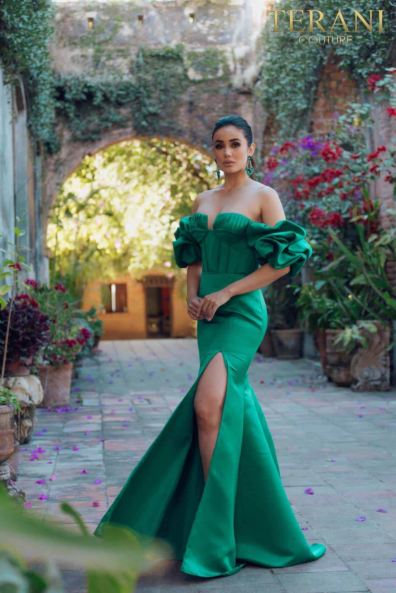 Short ruffle sleeves prom gown in matte satin - 231P0181