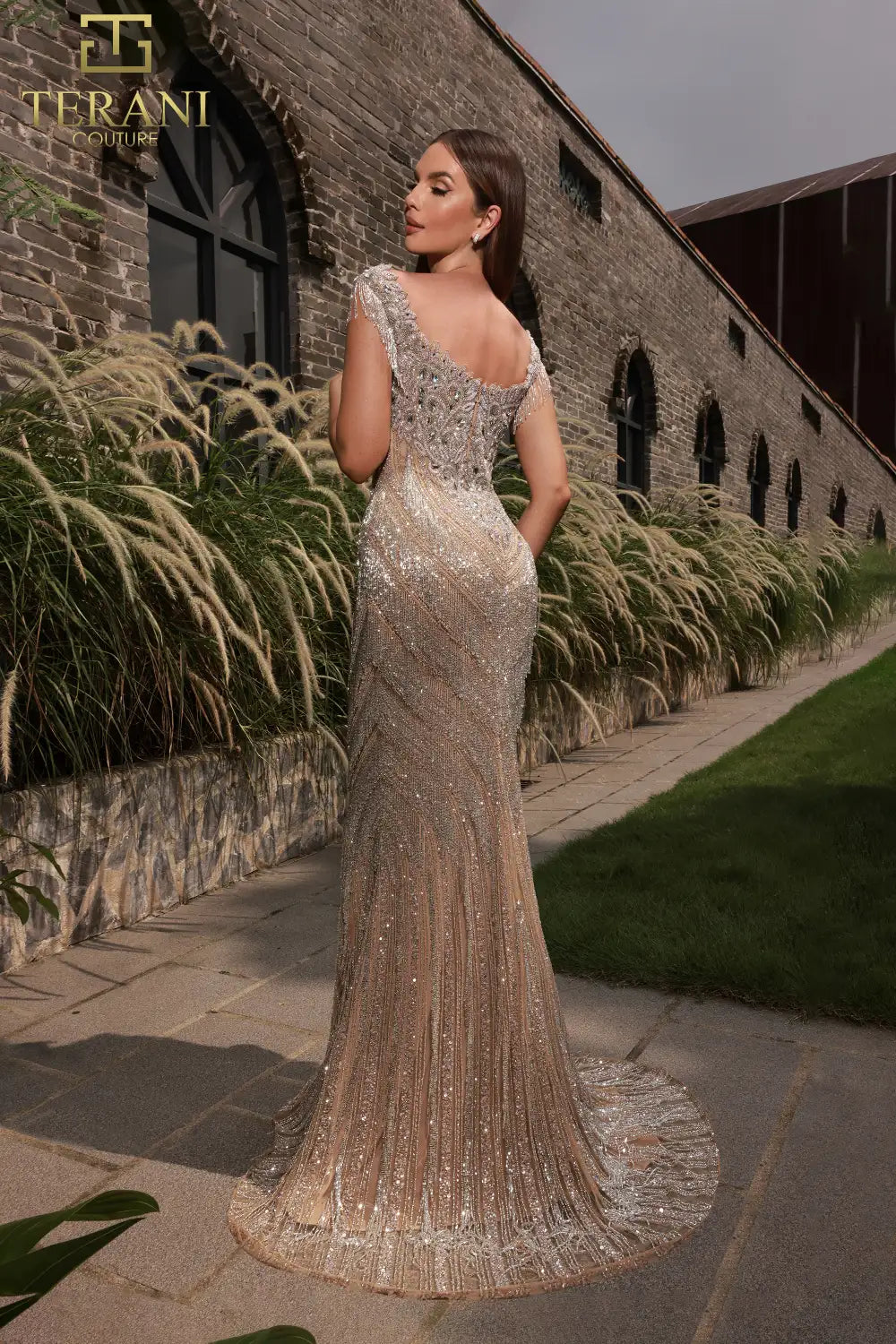 251GL4345 Sweetheart Sleeveless Silver Nude Sheath Dress