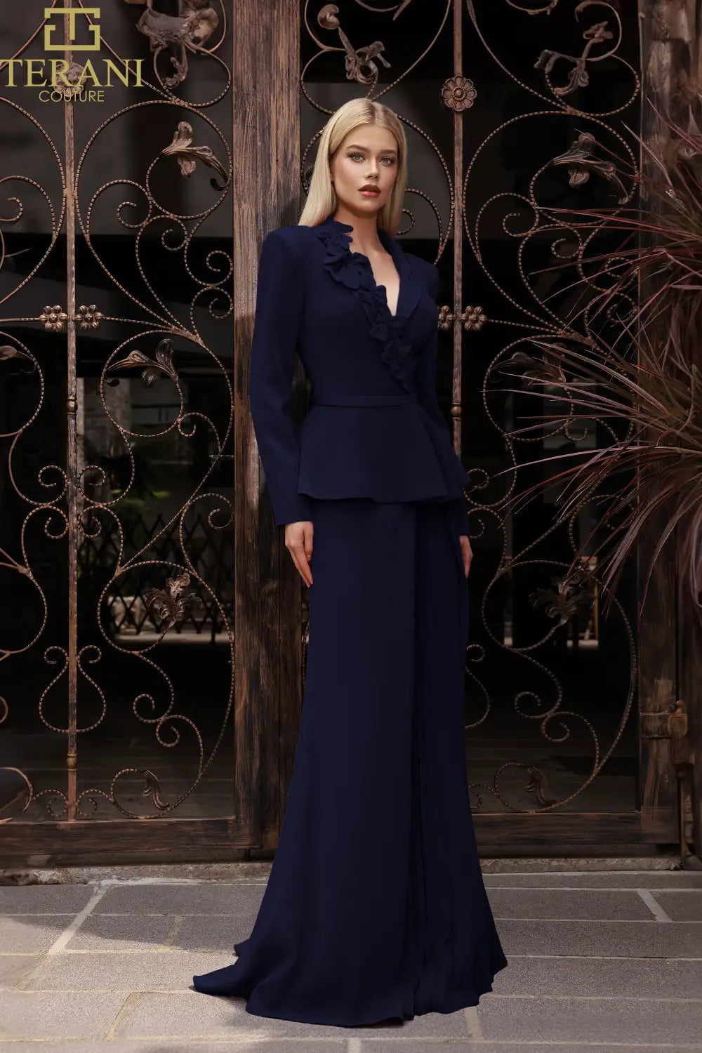 251M4572 V-neck Full Sleeves Long Sheath Dress