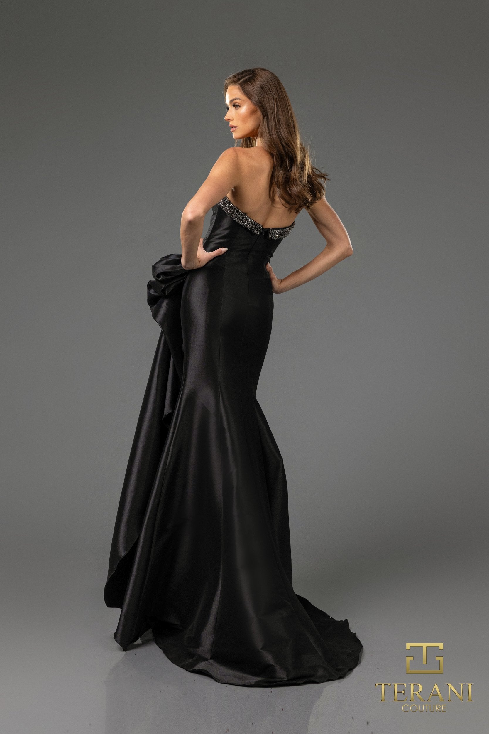 252E5131 Sleevless Stretch Mikado Trumpet Evening Dress