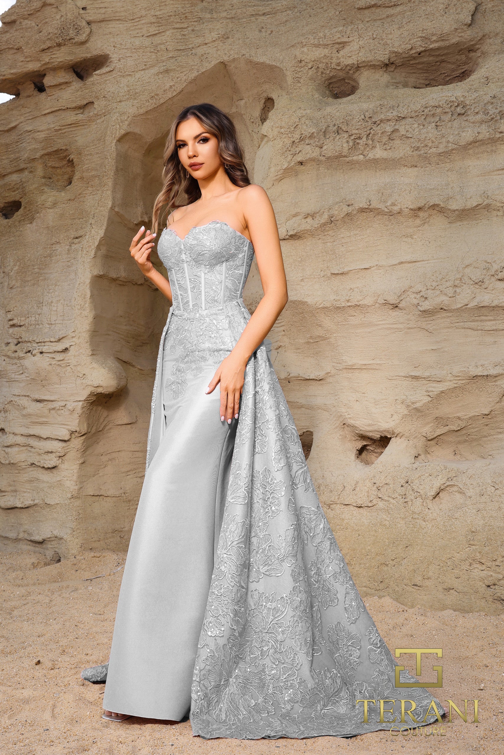 252E5134 - Sweetheart Neck Fit and Flare Evening Dress