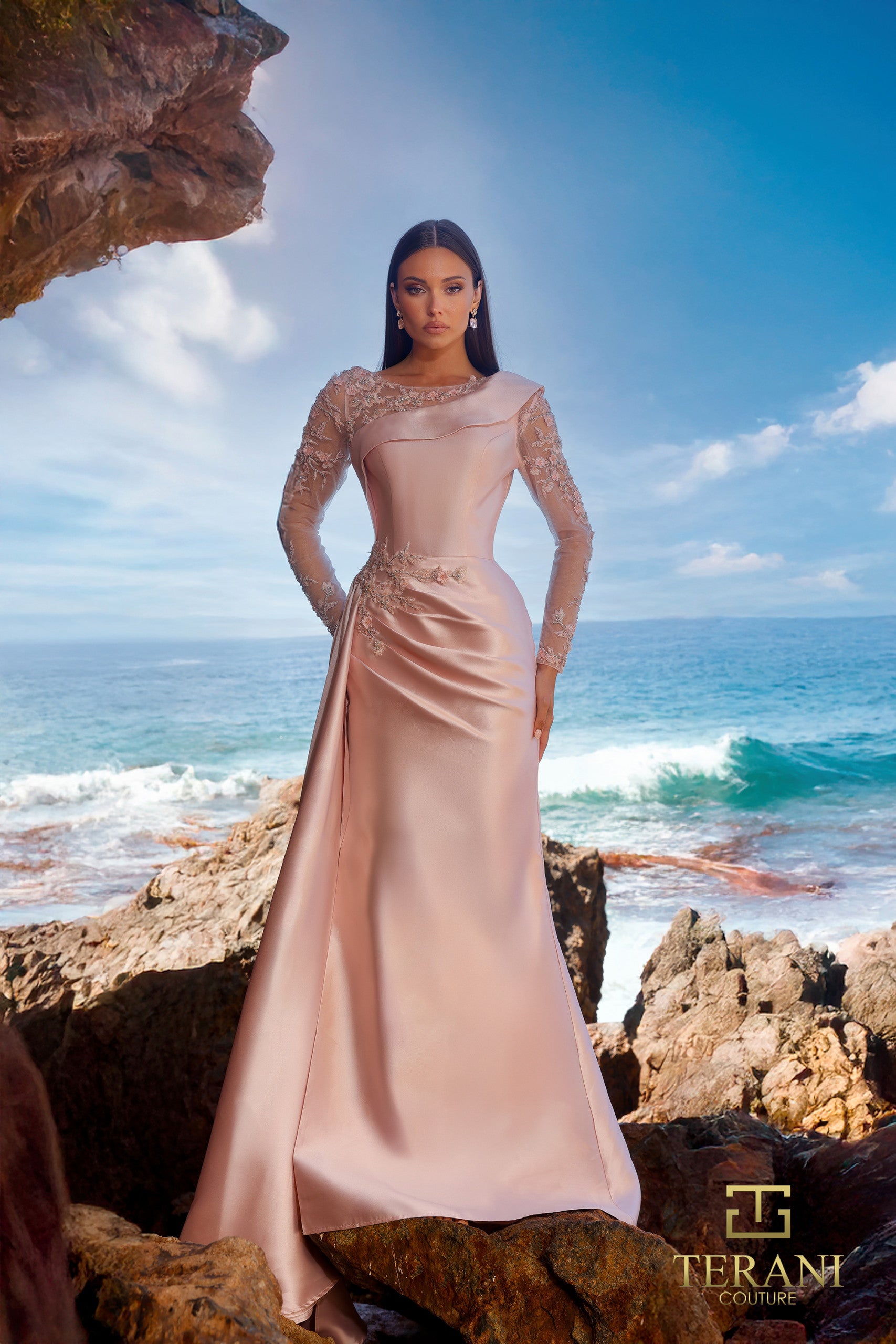 252M5344 - Illussion Neck Side Train Long MOB Dress
