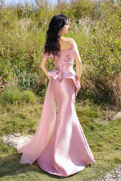 252M5357 - Side Train Long MOB Dress