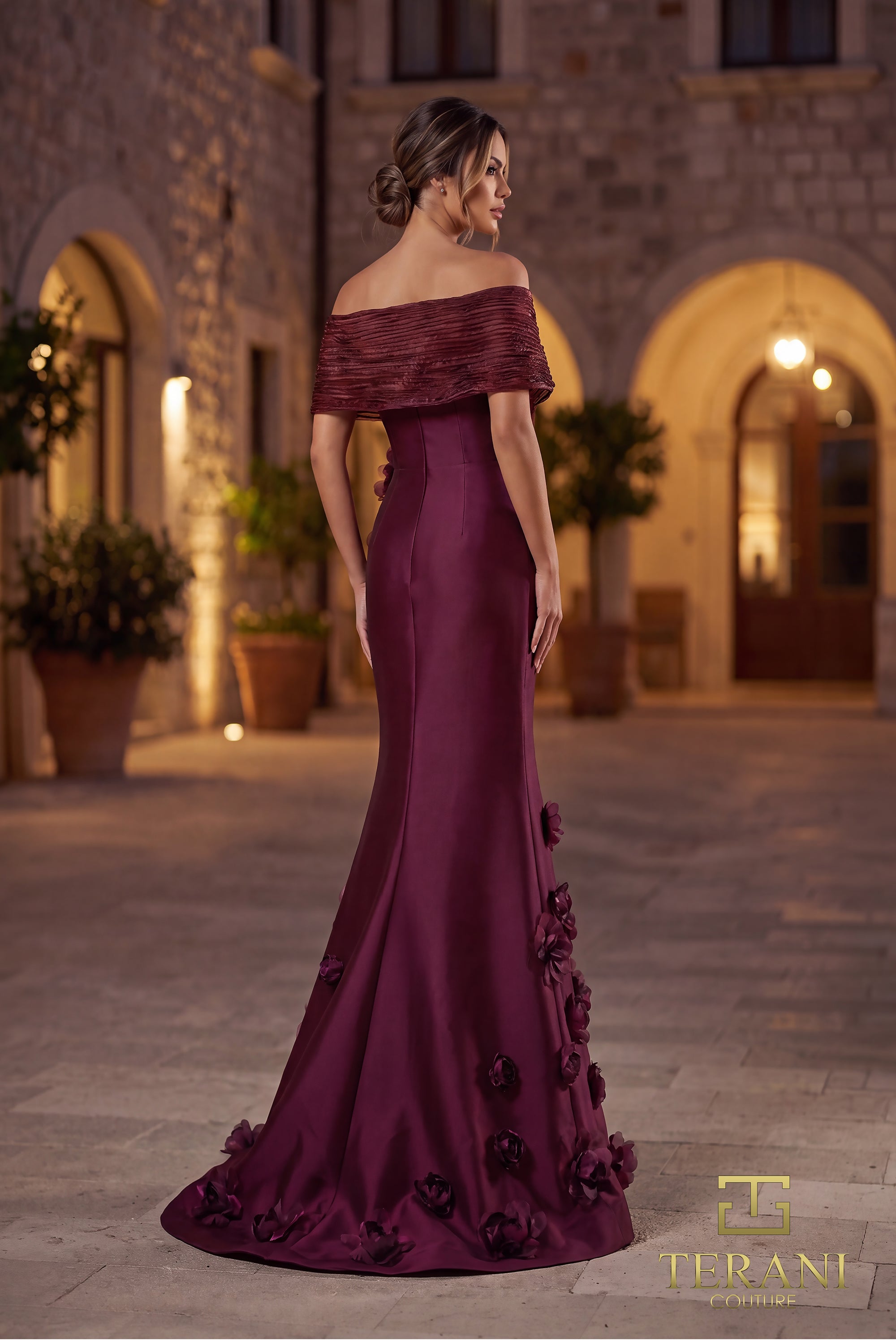 Hananの、バラディードレス 262E7070 - 3D Floral Cascade Trumpet Evening Gown With Slit