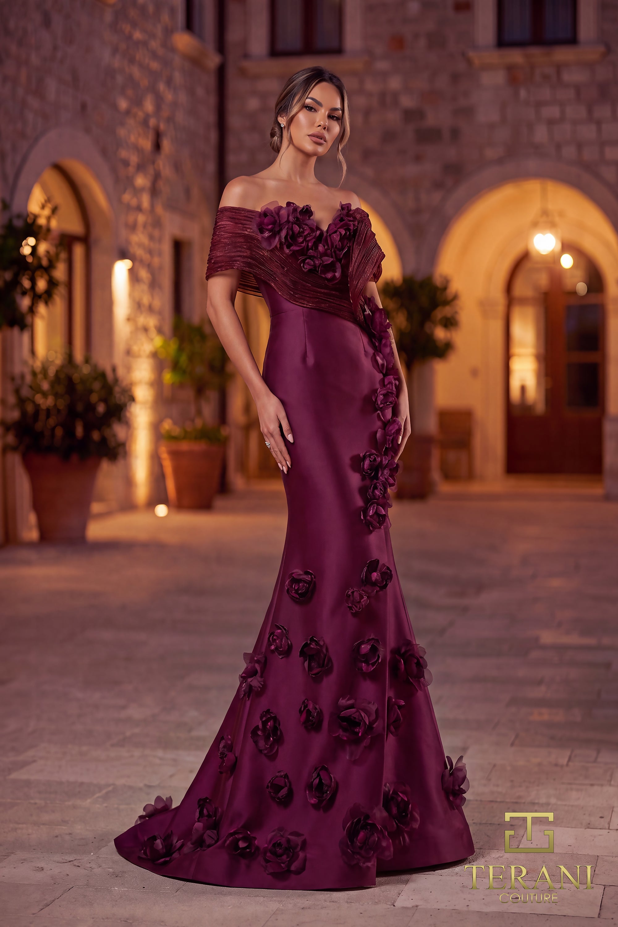 TROVE AMUNZEN LINEN ORIENTAL GOWN サイズ３ 262E7070 - 3D Floral Cascade Trumpet Evening Gown With Slit