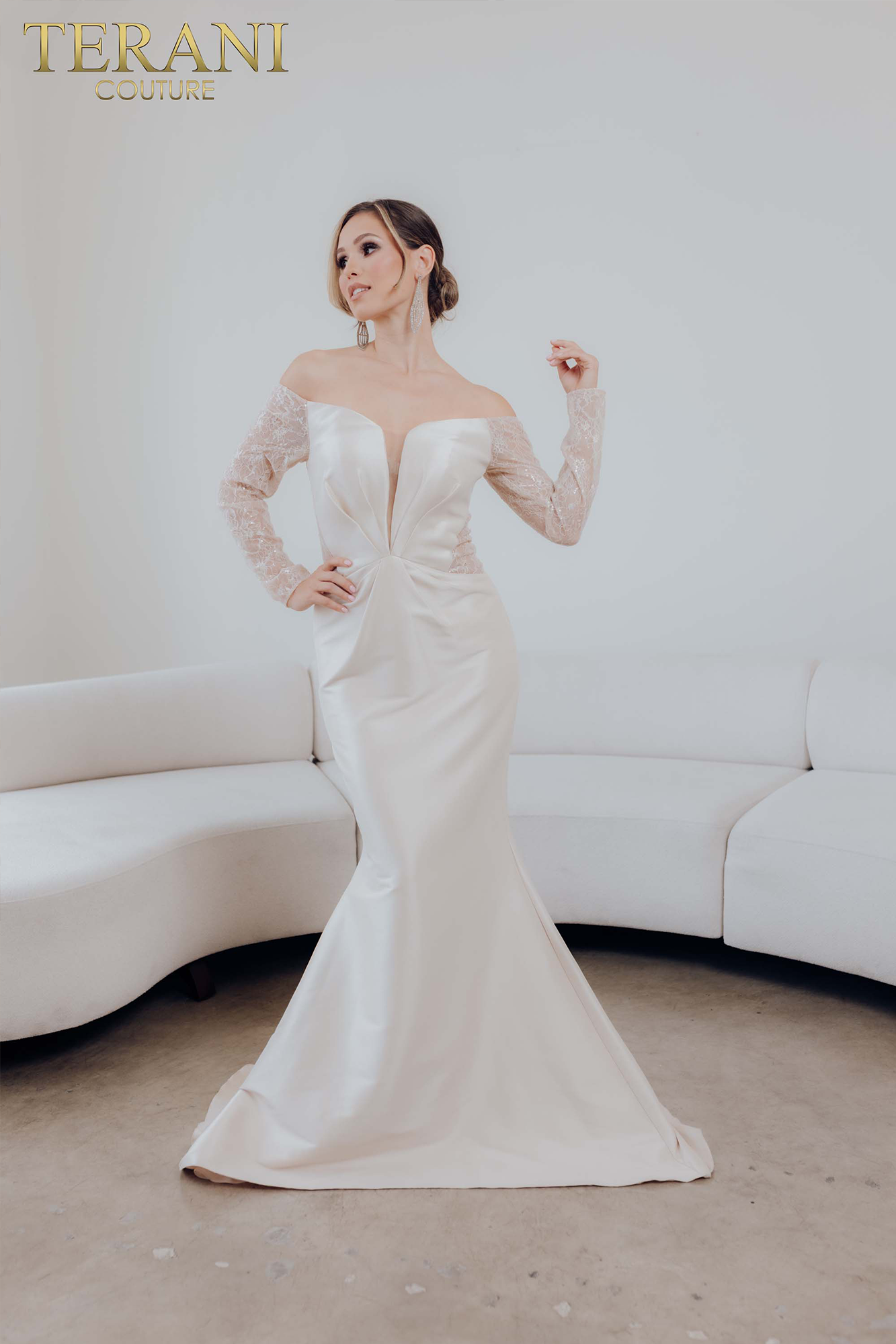 241M2734 Long Sleeves Trumpet Off-Shoulder Column Evening Dress