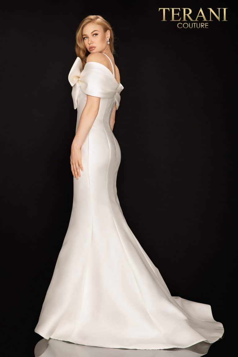 Style: Figure hugging mermaid Mikado evening gown with a dramatic bow tie – 2012E2279