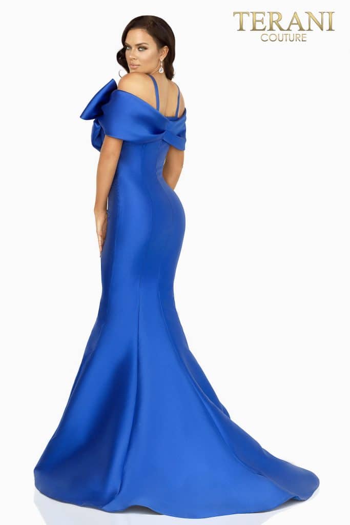 Style: Figure hugging mermaid Mikado evening gown with a dramatic bow tie – 2012E2279