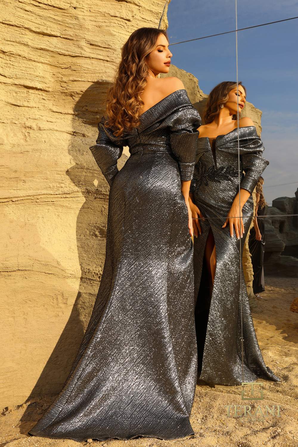 252E5138 – Fit and Flare Long Evening Dress