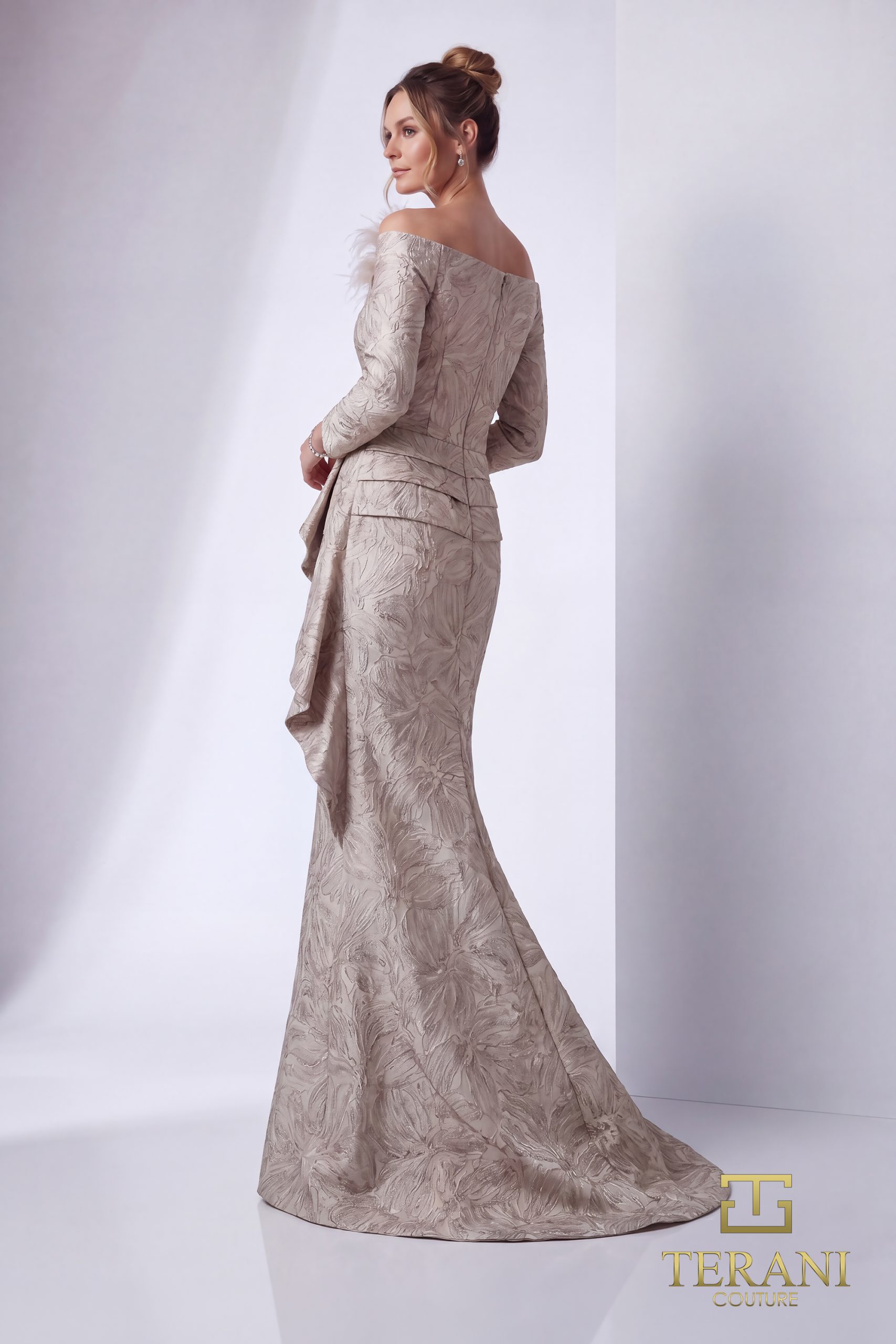 Off-Shoulder Jacquard Trumpet Gown with Long Sleeves – 261M6448