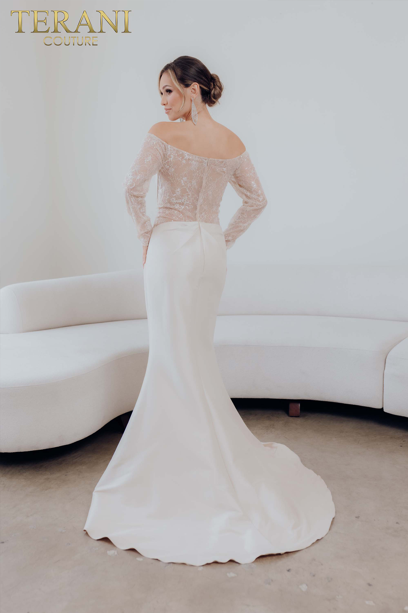 241M2734 Long Sleeves Trumpet Off-Shoulder Column Evening Dress