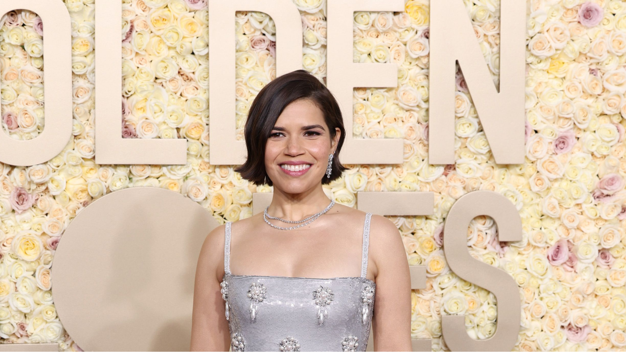 Celeb image from Golden Awards wearing Silver Accessories