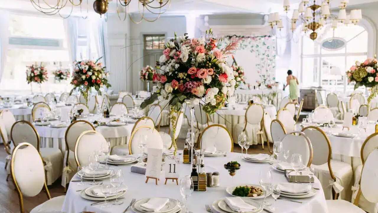 Classic wedding with traditional decor