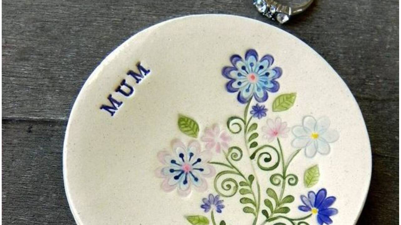 Keepsake birth month flower ring dish
