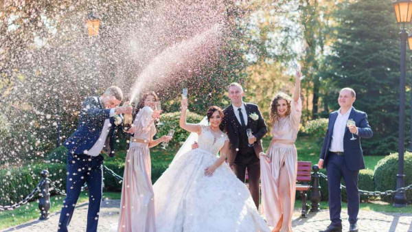 Summer Wedding Dress Ideas to Light Up Your Big Day