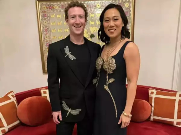 Mark Zuckerburg, accompanied by his pretty wife Priscilla Chan